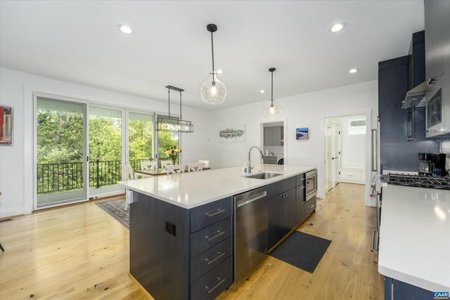 207 HARTMANS MILL RD, Charlottesville, VA 22902