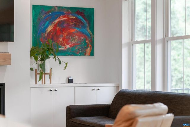 207 HARTMANS MILL RD, Charlottesville, VA 22902