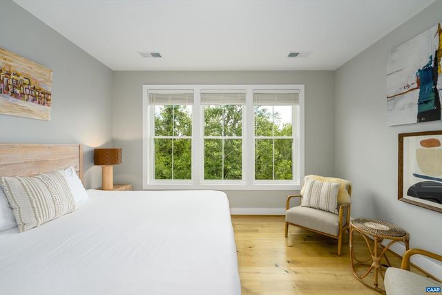 207 HARTMANS MILL RD, Charlottesville, VA 22902