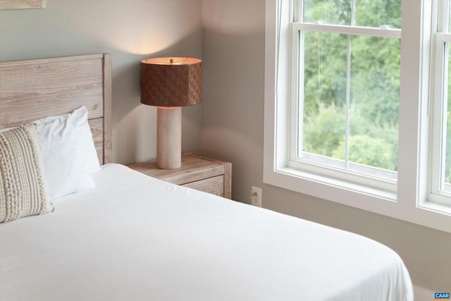 207 HARTMANS MILL RD, Charlottesville, VA 22902