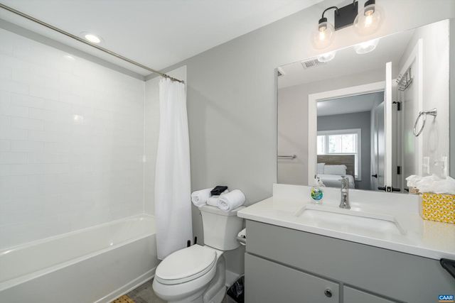 207 HARTMANS MILL RD, Charlottesville, VA 22902