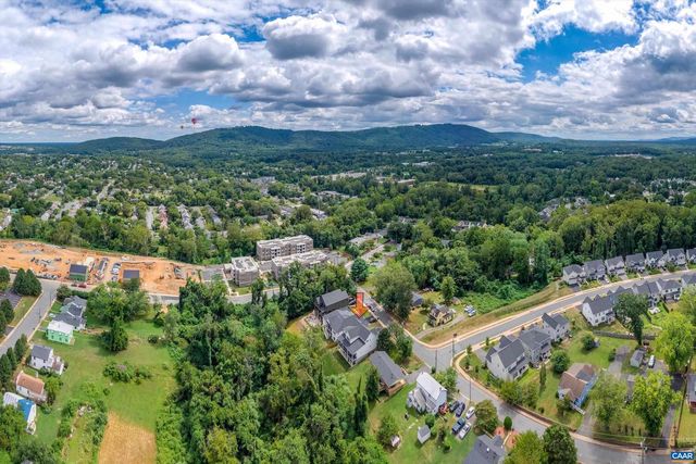 207 HARTMANS MILL RD, Charlottesville, VA 22902