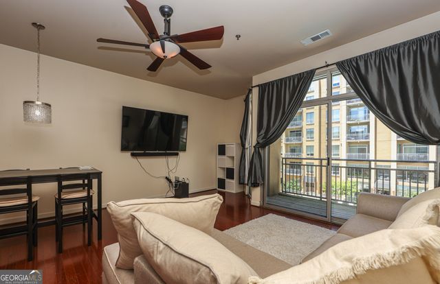 711 Cosmopolitan Drive NE 338, Atlanta, GA 30324