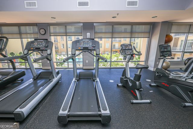 711 Cosmopolitan Drive NE 338, Atlanta, GA 30324