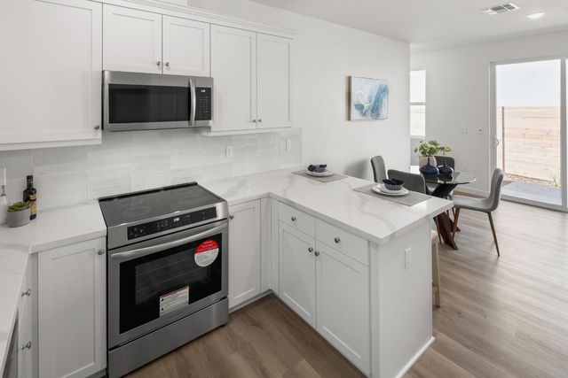 6525 Jacinto Ave, Sacramento, CA 95823