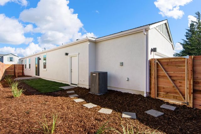 6525 Jacinto Ave, Sacramento, CA 95823