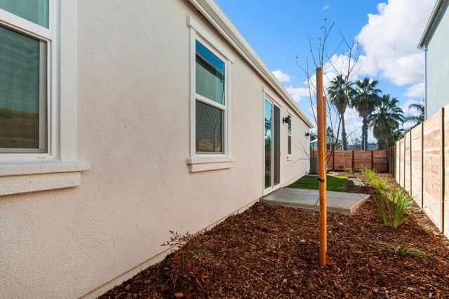 6525 Jacinto Ave, Sacramento, CA 95823