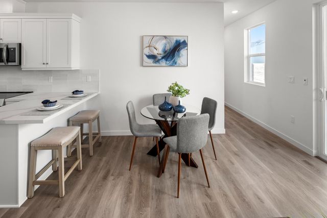 6525 Jacinto Ave, Sacramento, CA 95823