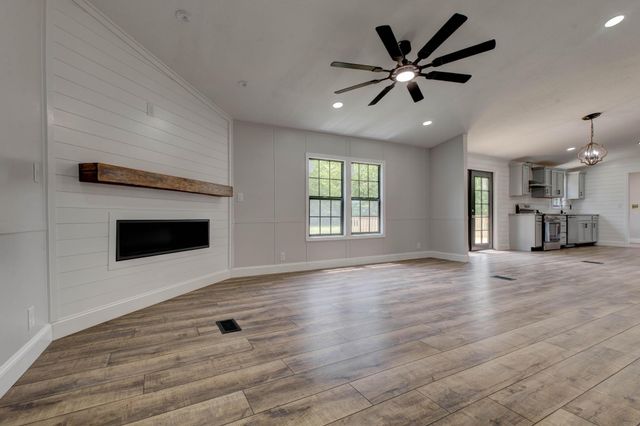 955 State Highway 1050, Jeffersonville, KY 40337