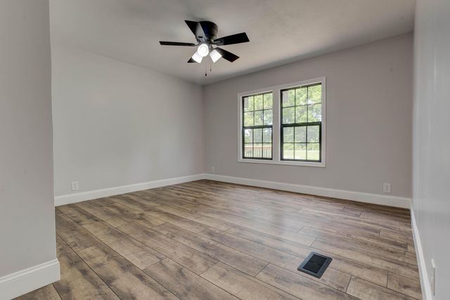 955 State Highway 1050, Jeffersonville, KY 40337