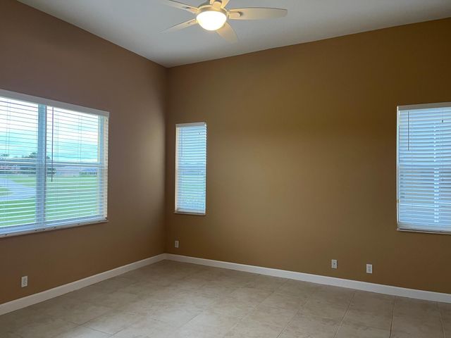 331 NW Somerset Circle, Port St Lucie, FL 34983