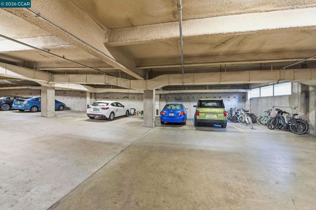 565 Bellevue Ave 1403, Oakland, CA 94610