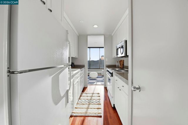 565 Bellevue Ave 1403, Oakland, CA 94610