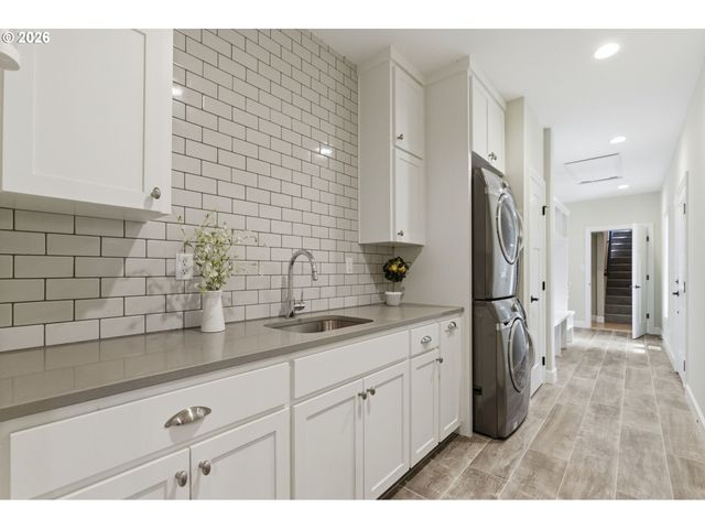 11030 Nw VALLEY VISTA Rd, Hillsboro, OR 97124