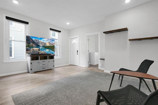 142 S 2nd Street, Newark, OH 43055