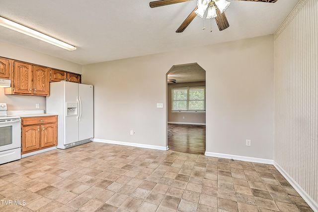 5524 A Carters Valley Road, Mount Carmel, TN 37645