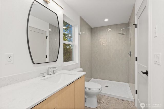10744 Interlake Avenue N, Seattle, WA 98133