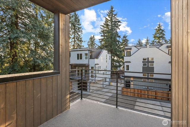10744 Interlake Avenue N, Seattle, WA 98133