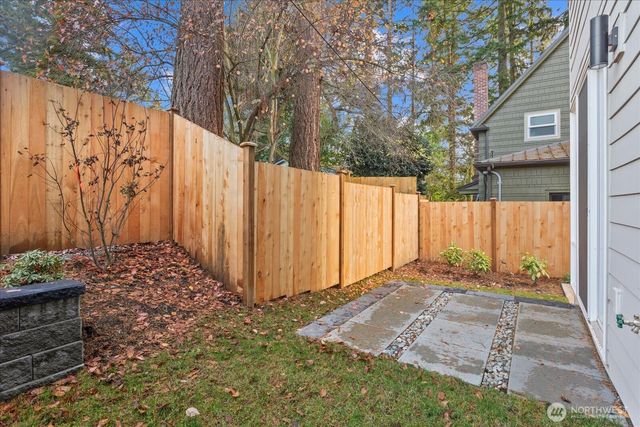 10744 Interlake Avenue N, Seattle, WA 98133