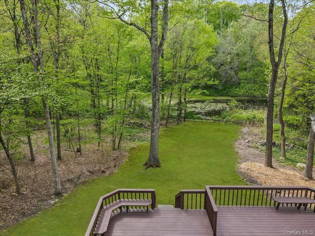 10 Silvermine Drive, South Salem, NY 10590