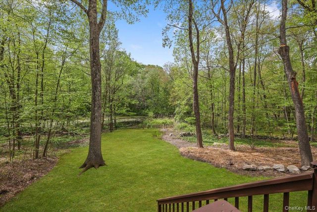 10 Silvermine Drive, South Salem, NY 10590