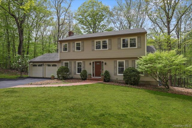 10 Silvermine Drive, South Salem, NY 10590