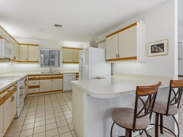 82 Cypress View DR, Naples, FL 34113
