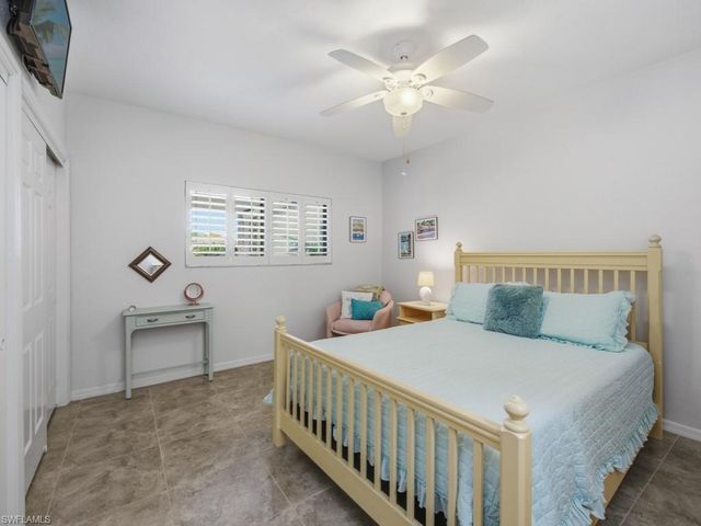 82 Cypress View DR, Naples, FL 34113