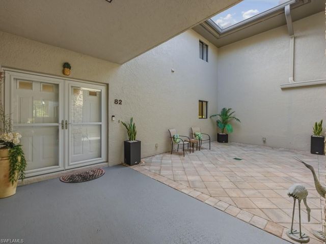 82 Cypress View DR, Naples, FL 34113