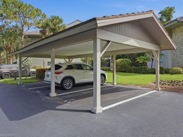 82 Cypress View DR, Naples, FL 34113