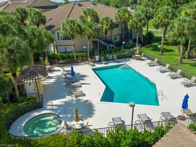 82 Cypress View DR, Naples, FL 34113