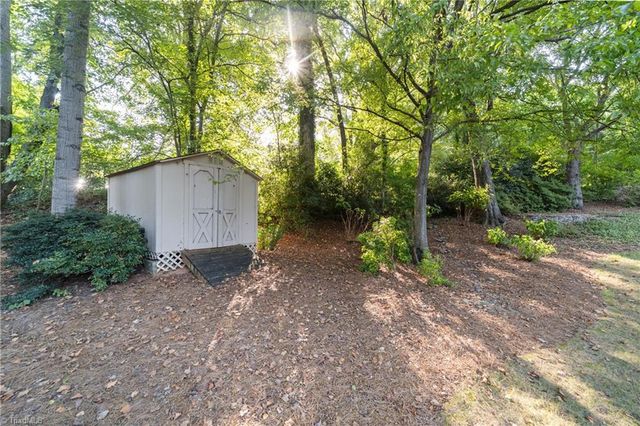 401 Wind Haven Lane, Winston-salem, NC 27104