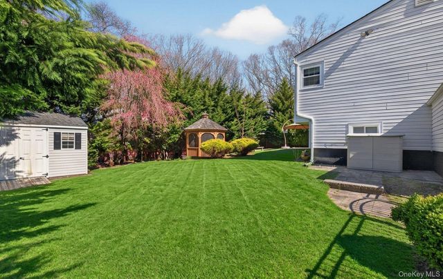 7 Phyllis Drive, East Northport, NY 11731