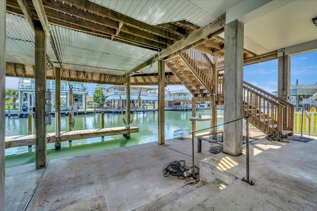 1319 Hawaii Drive, Galveston, TX 77554