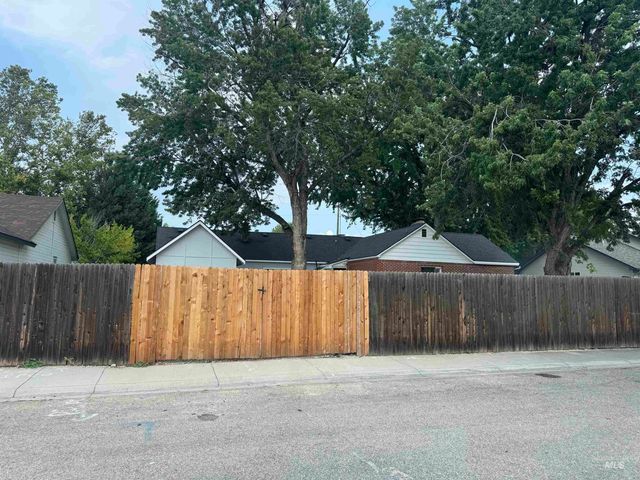 1341 N Mitchell, Boise, ID 83704