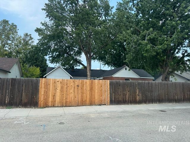 1341 N Mitchell, Boise, ID 83704