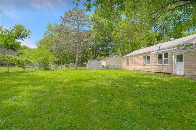 6701 W 79TH Street, Overland Park, KS 66204