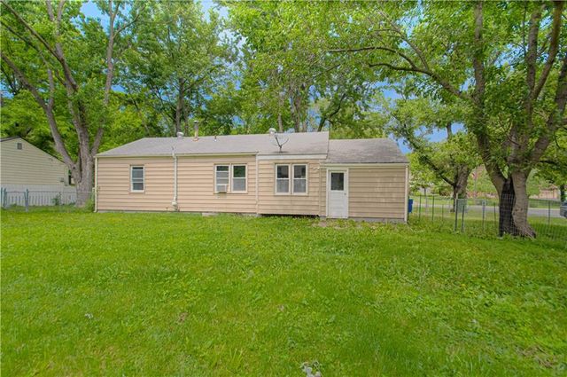 6701 W 79TH Street, Overland Park, KS 66204
