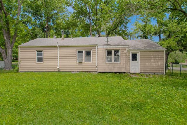 6701 W 79TH Street, Overland Park, KS 66204