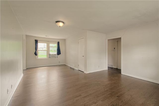6701 W 79TH Street, Overland Park, KS 66204
