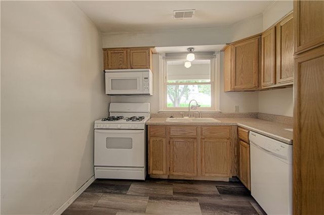 6701 W 79TH Street, Overland Park, KS 66204
