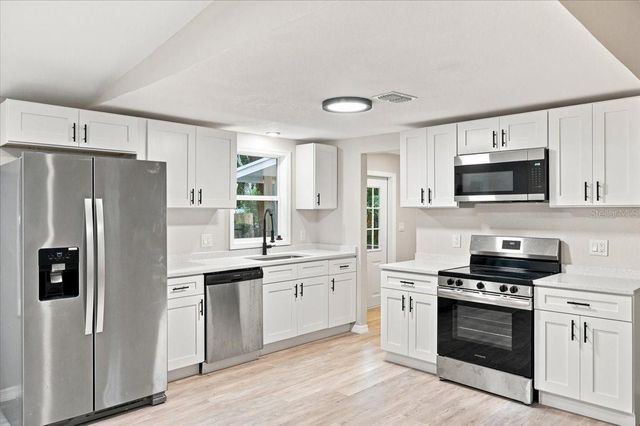 3206 OAKLAND ROAD N, Lakeland, FL 33801
