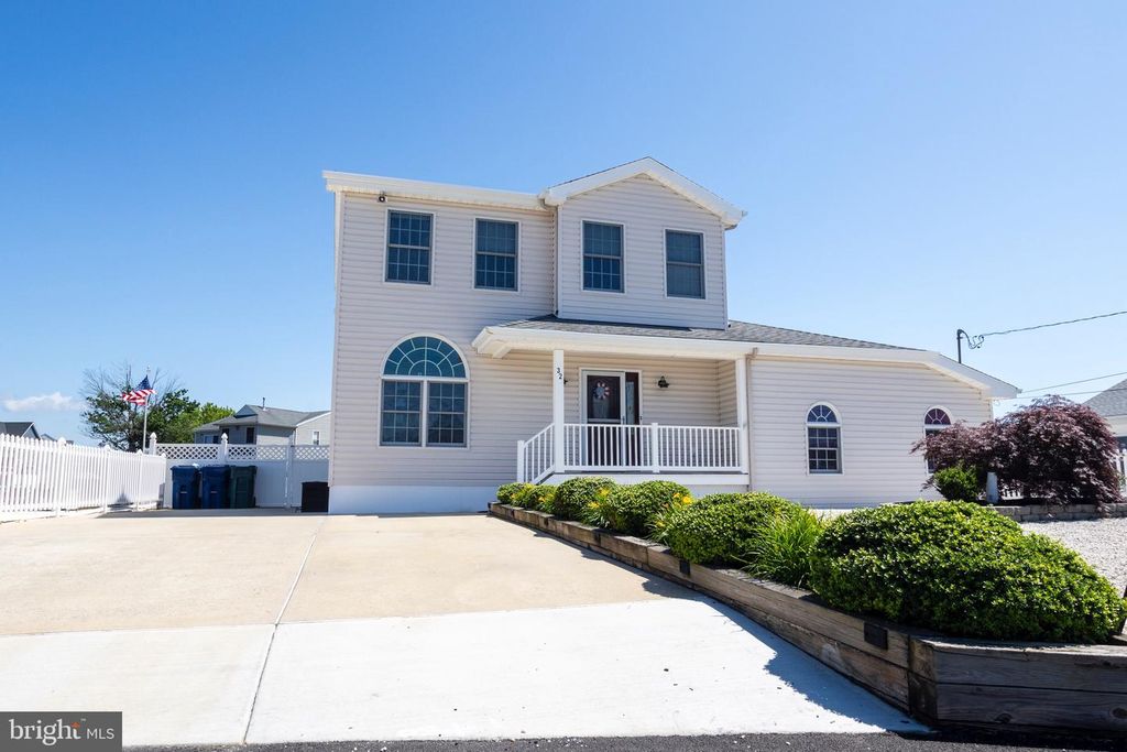 32 LAKE SINGLETON CT, Tuckerton, NJ 08087