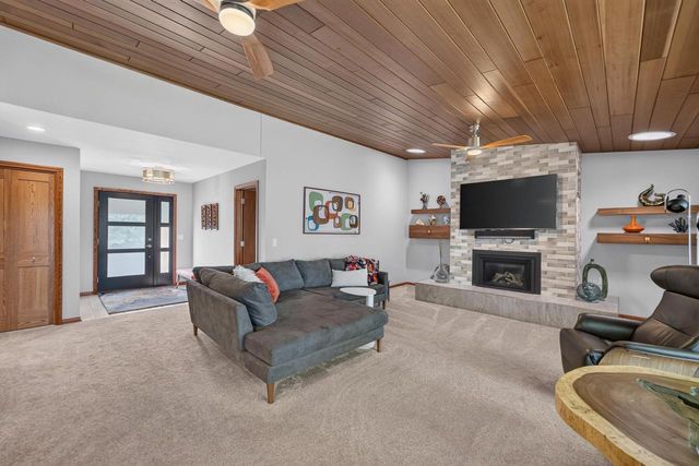 N4001 Wildcat Road, Poynette, WI 53955