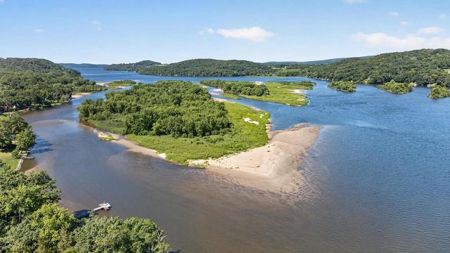 N4001 Wildcat Road, Poynette, WI 53955