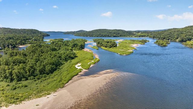 N4001 Wildcat Road, Poynette, WI 53955