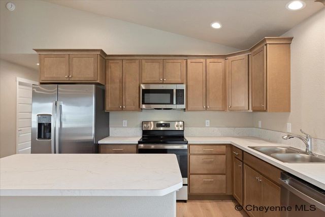 1821 PAINTED HORSE TRL, Laramie, WY 82070