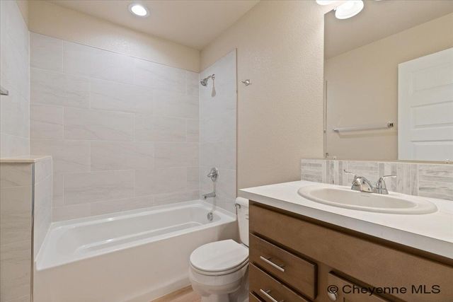 1821 PAINTED HORSE TRL, Laramie, WY 82070