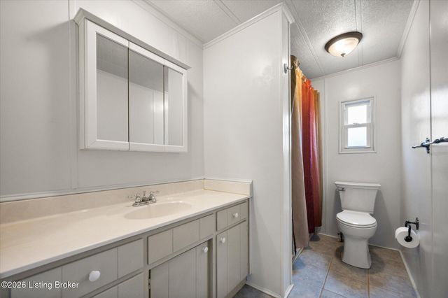 6027 Highliner Dr, Louisville, KY 40291