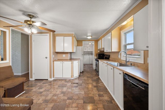 6027 Highliner Dr, Louisville, KY 40291